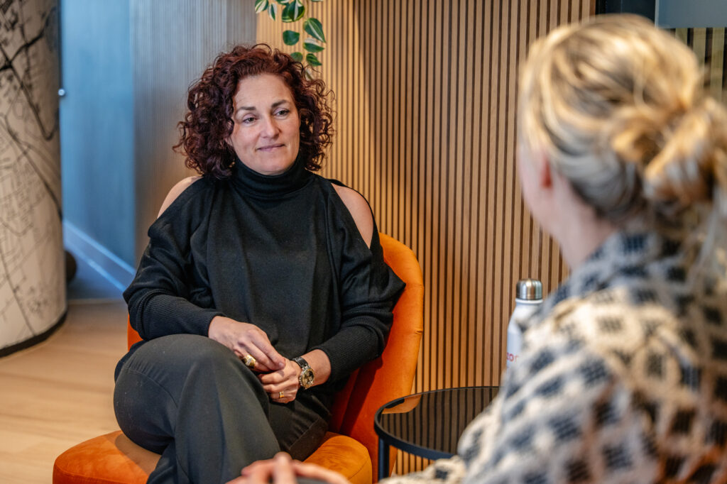 Twee adviseurs in gesprek