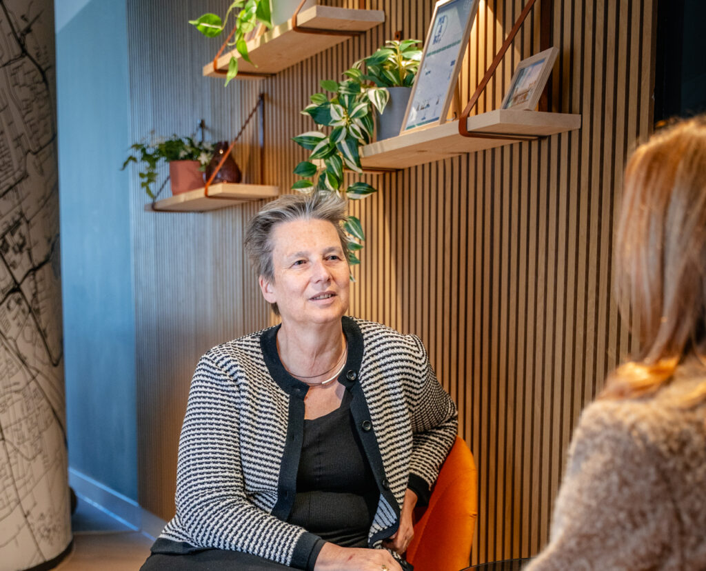 Hinda in gesprek